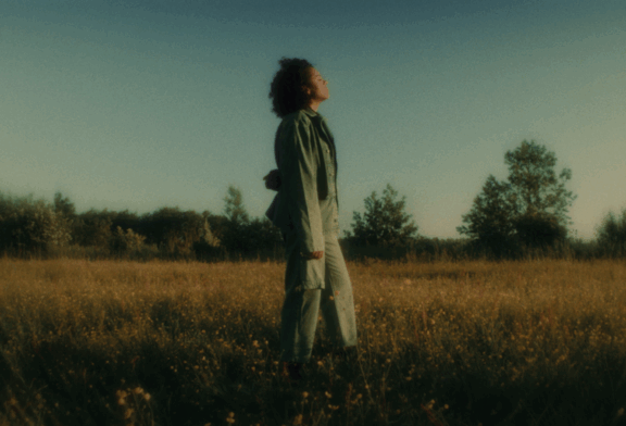 Nana Adjoa nous dévoile le clip de son single « National Song »