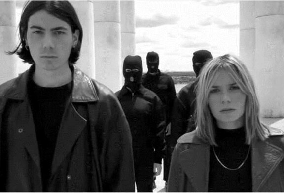 « Hide My Face » de Dalhia