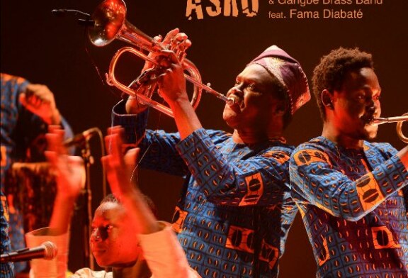 Kala Jula & Gangb Brass Band feat. Fama Diabaté révèleront “Asro” leur nouvel album le 17 mars 2023